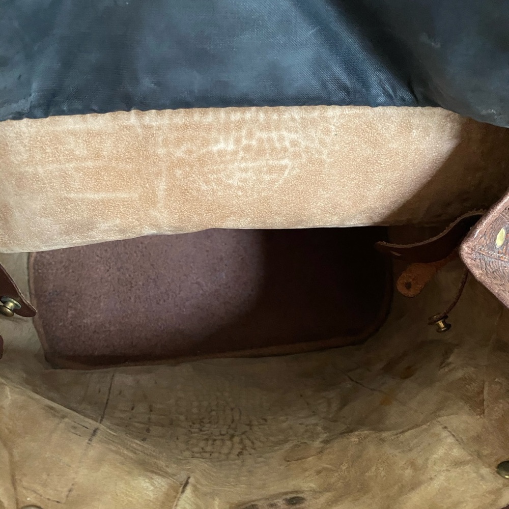 BRAHMIN BAG W/adjustable strap. Very good cond. - Picture 8 of 11